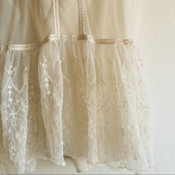 Hollister • Sheer Tulle Flowy Cream Tank Top with Camisole - Picture 5 of 9